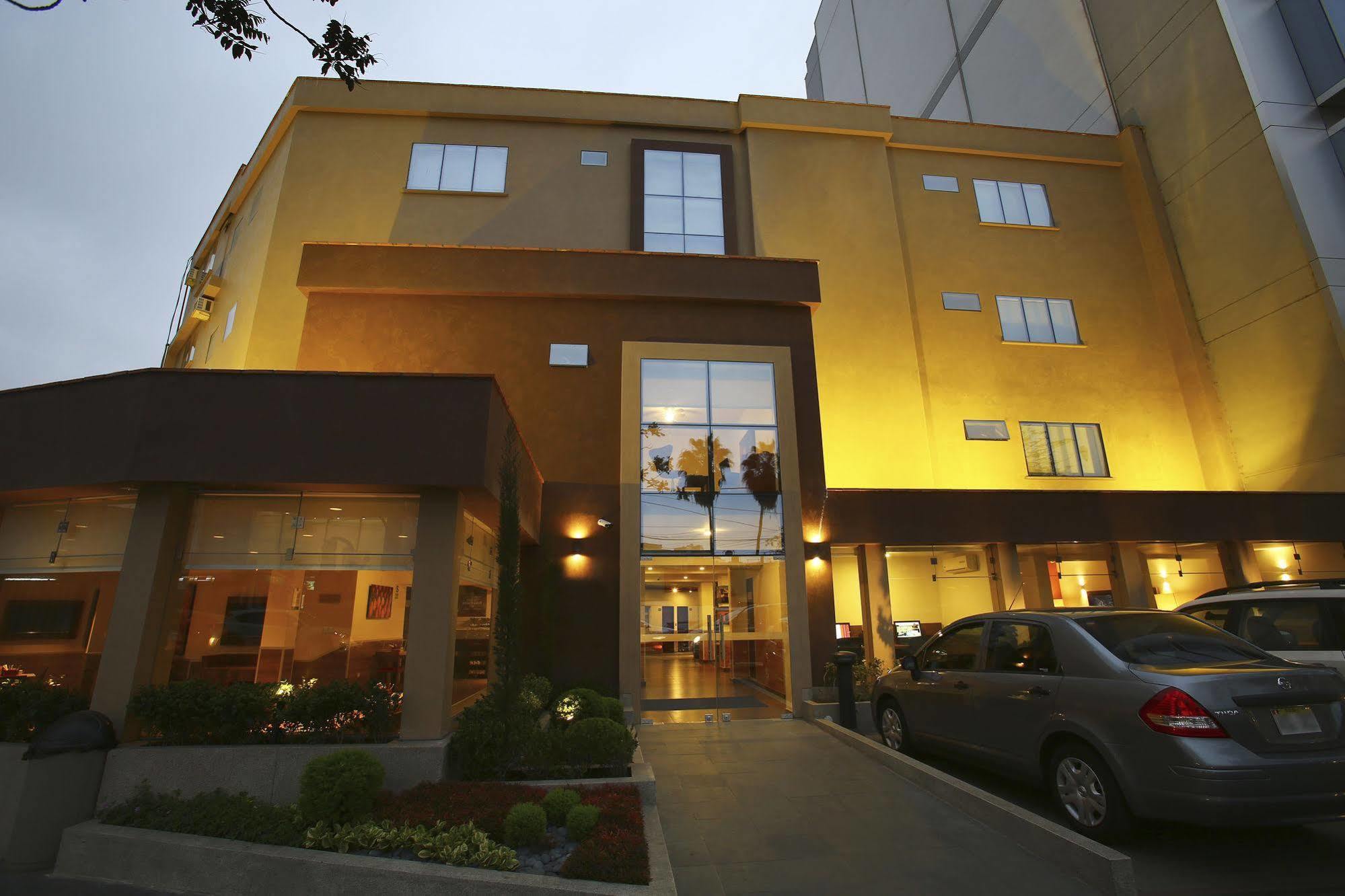 Casa Andina Standard Miraflores San Antonio Лима Экстерьер фото